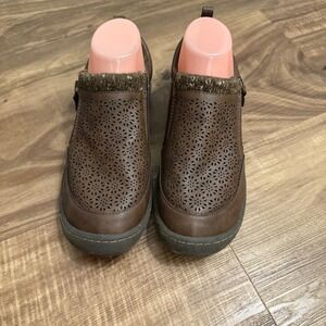 JBU By Jambu Amber Brown Faux Leather Floral Cutout Side Zip Comfort Shoe‎ 8M